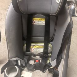 Graco Tranzitions 3-in-1 Harness Booster Car Seat.