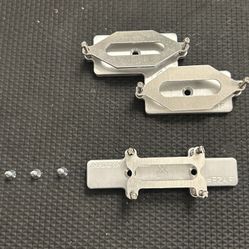 Hoxey Adjustable Bass Guitar Pickup Risers