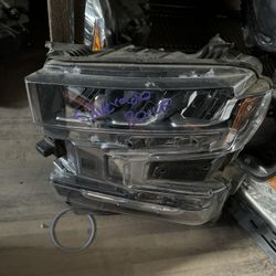 Left Headlights Chevy Silverado 2019 /2021