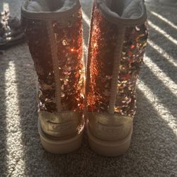 Uggs- Woman Size 8