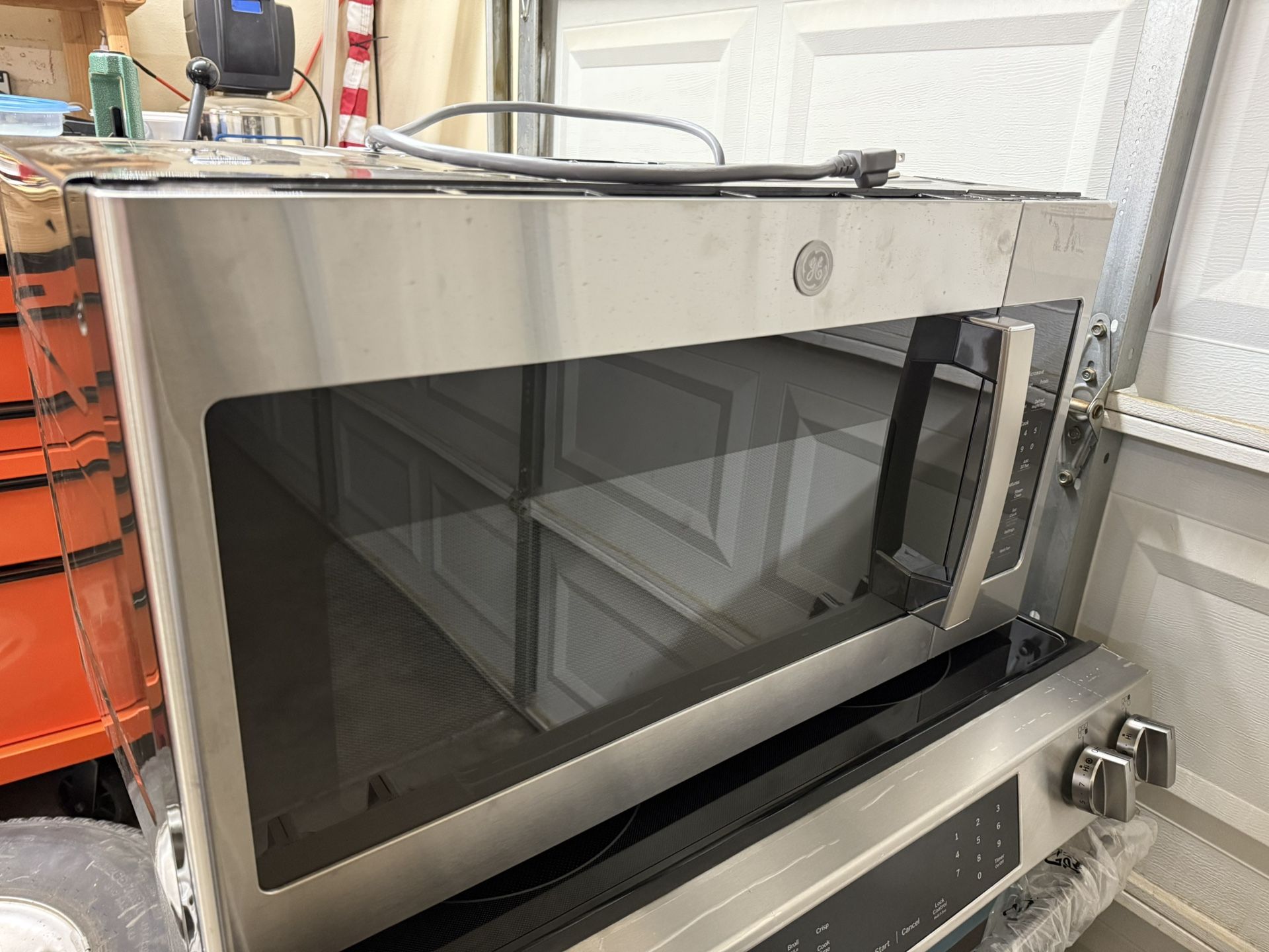GE 1.9 Cu. Ft. 1000w Over Range Microwave