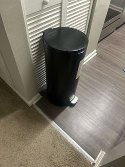 Trash can