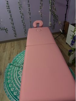 Message bed w/ heating blanket and sheets