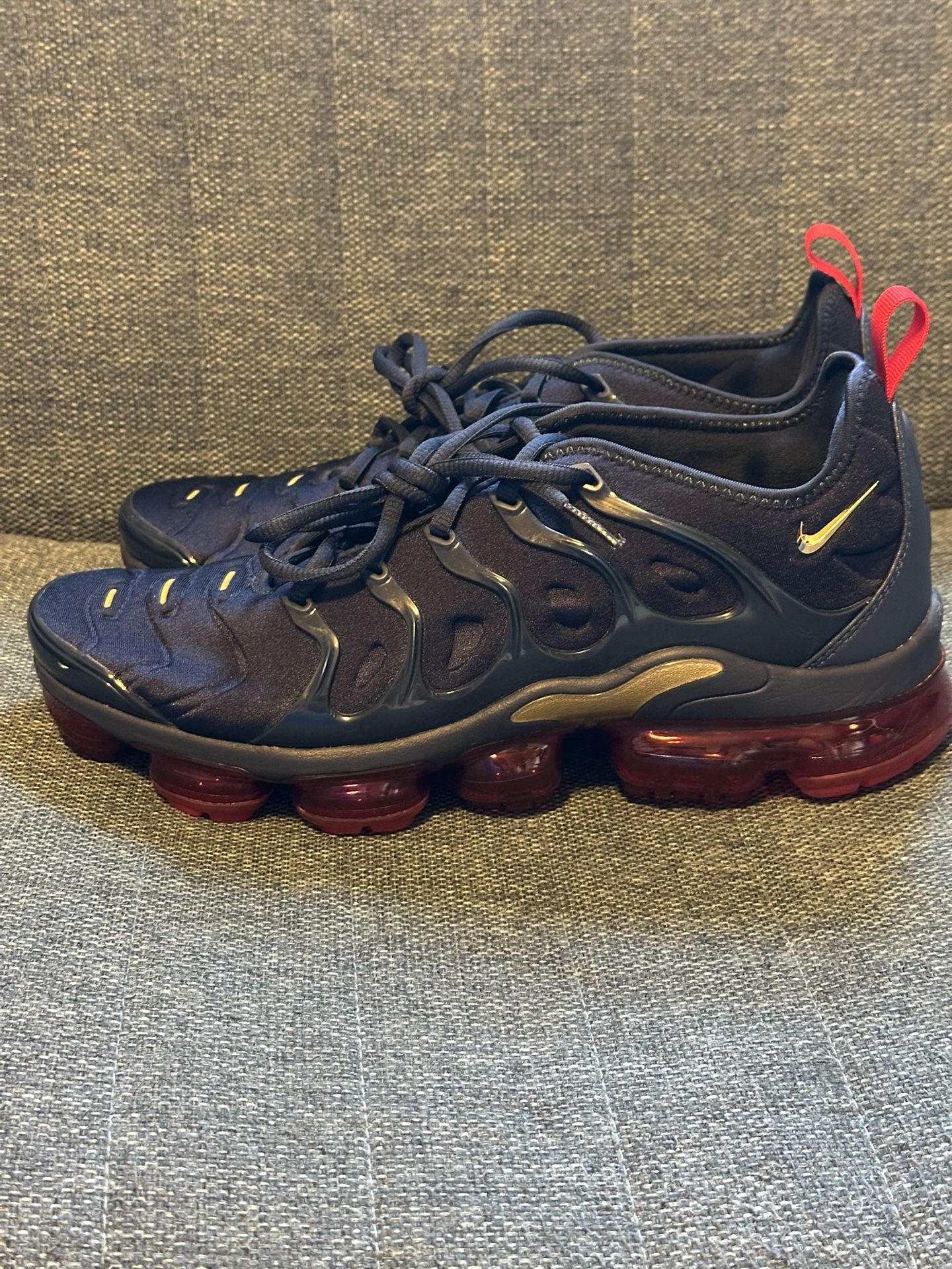 Men’s Nike Gym Shoes, Size 11