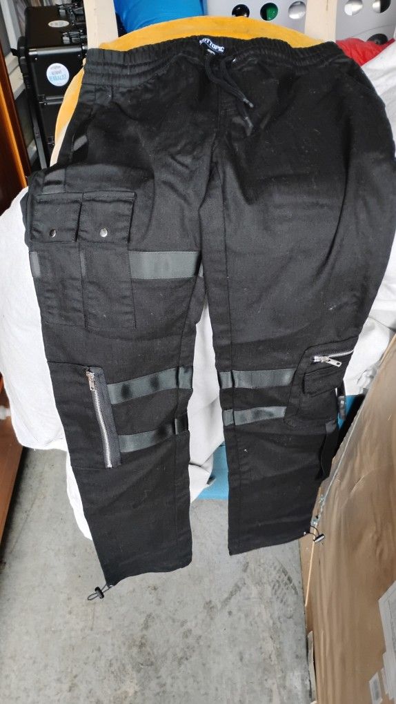 NEW Hot Topic Black Cargo Jogger Pants – Size M