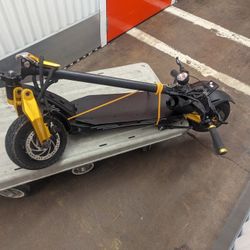 Kaboo Mantis King Electric Scooter (Project As S Is)