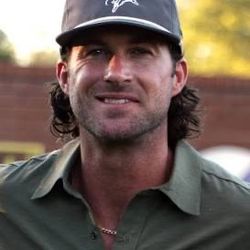 Riley Green Club Level