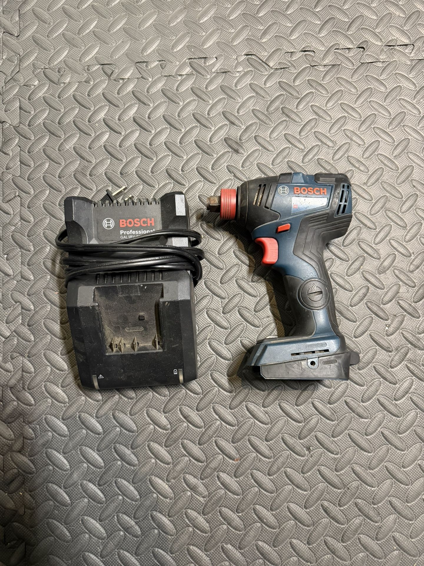 Bosch Brushless Impact Driver With Charger 