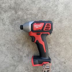 Milwaukee M18 18V Lithium-Ion Cordless 1/4 in. Hex Impact Driver (Battery Included)