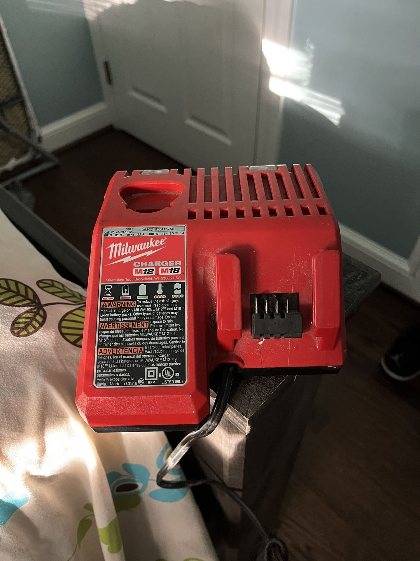 Milwaukee M12 & M18 Multi-Voltage Battery Charger,