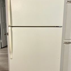 Refrigerator Whirlpool Large White 