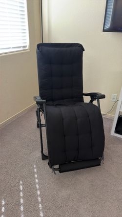 Used Zero Gravity Chair with Cushion, Reclinin