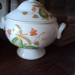 Nice Medium Size  Ceramic Soup Pot