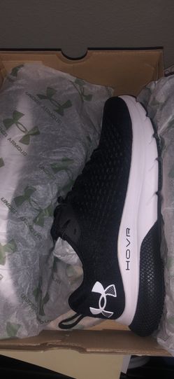 Under Armour - Size 8