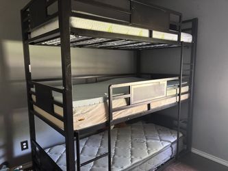 Triple Bunk bed