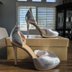 Michael Kors Tiegan Metallic Embossed Leather Heels Silver Women's Size 8 NIB