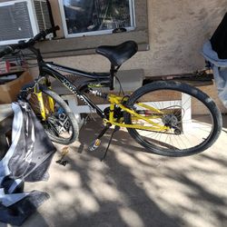 26 In Yellow And Black Mongoose 