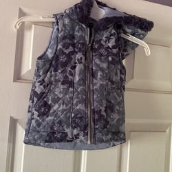 Vest Girls . Calvin Klein