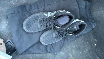 Shoe Wrestling