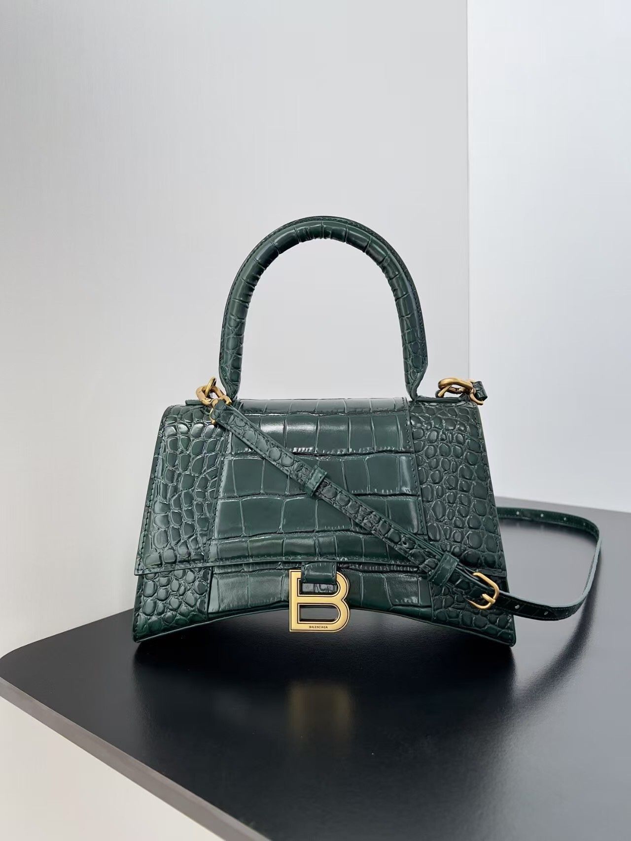 π Balenciaga Designer Purse β Green Croc Texture, Gold B Logo