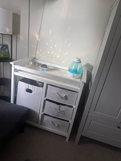 Baby changing table