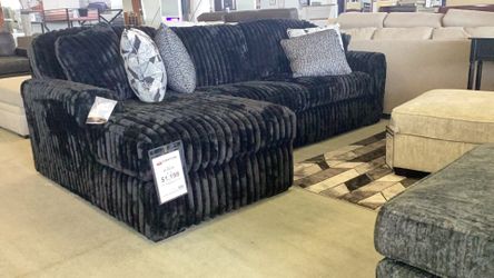 Midnight Madness 2pc Sectional With Case 