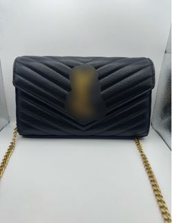 Women’s Large Wallet With Chain