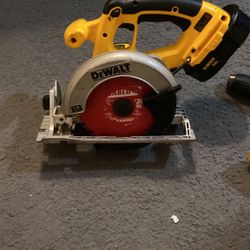 Dewalt Saw