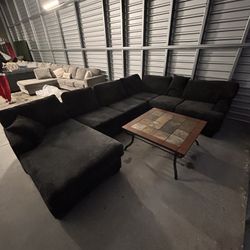 Black Sectional (we Deliver)
