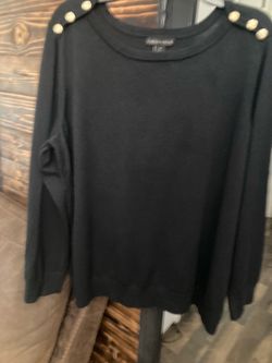 Woman’s Sweater Size 1XL