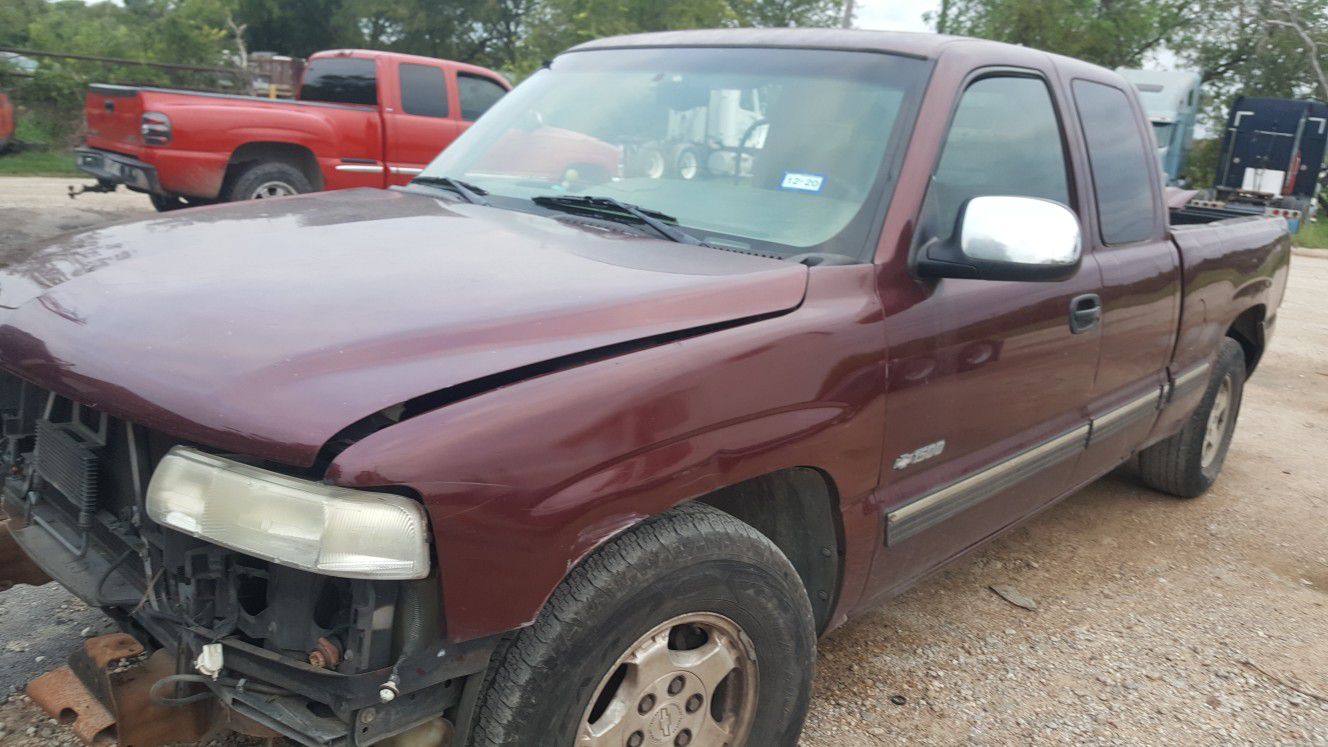 2000 chevy silv, for parts