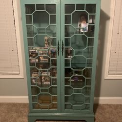 Curio Cabinet (3 Glass Shelves)