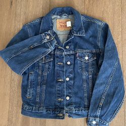 Levi’s dark Wash Size M Jean jacket 