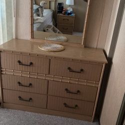 dresser w mirror 