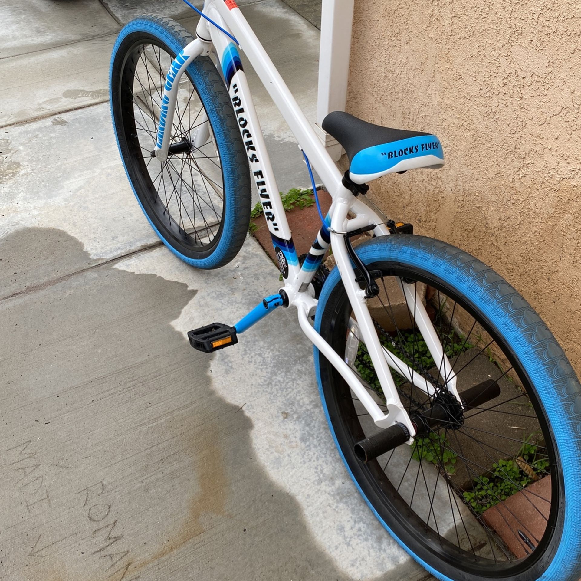 SE Blocks Flyer 26” White for Sale in Fontana, CA - OfferUp