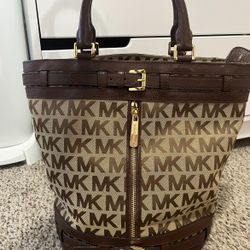 Michael Kors Bucket Bag