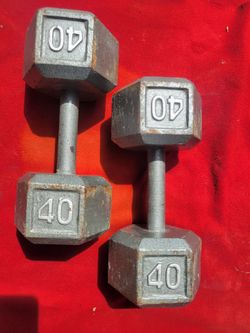 SET OF 40LB.  HEXHEAD DUMBBELLS TOTAL 80LBs  
11525 S HALSTED DUNKIN DONUTS/7111.S WESTERN WALGREENS  
80$  CASH ONLY AS IS