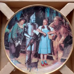 Wizard Of Oz Plates. (8 each)