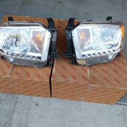 2014-2021 OEM Toyota Tundra Headlights