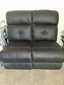 Powered Reclining sectional 2 piece set w chargers and remotes