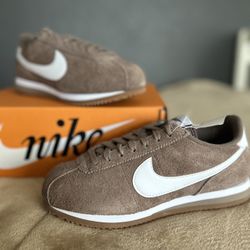 Nike woman’s vintage