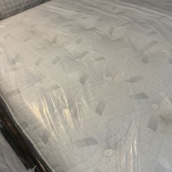 California King Size Bed Mattress King Koil Intimate Firm Button Top Pillow Stearns & Foster Aireloom Kluft Beautyrest Black Purple Tempurpedic Saatva