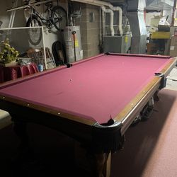 Olhaussen Pool Table