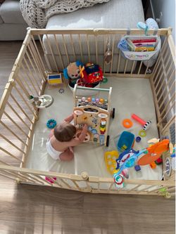 Montessori play pen with mat