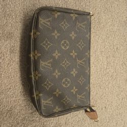 Authentic Louis Vuitton Monogram Pochett 