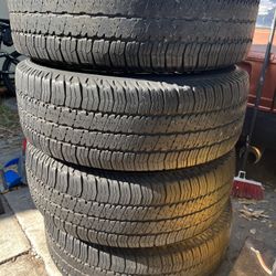 Goodyear P255/75R17 Good Tires with Rims