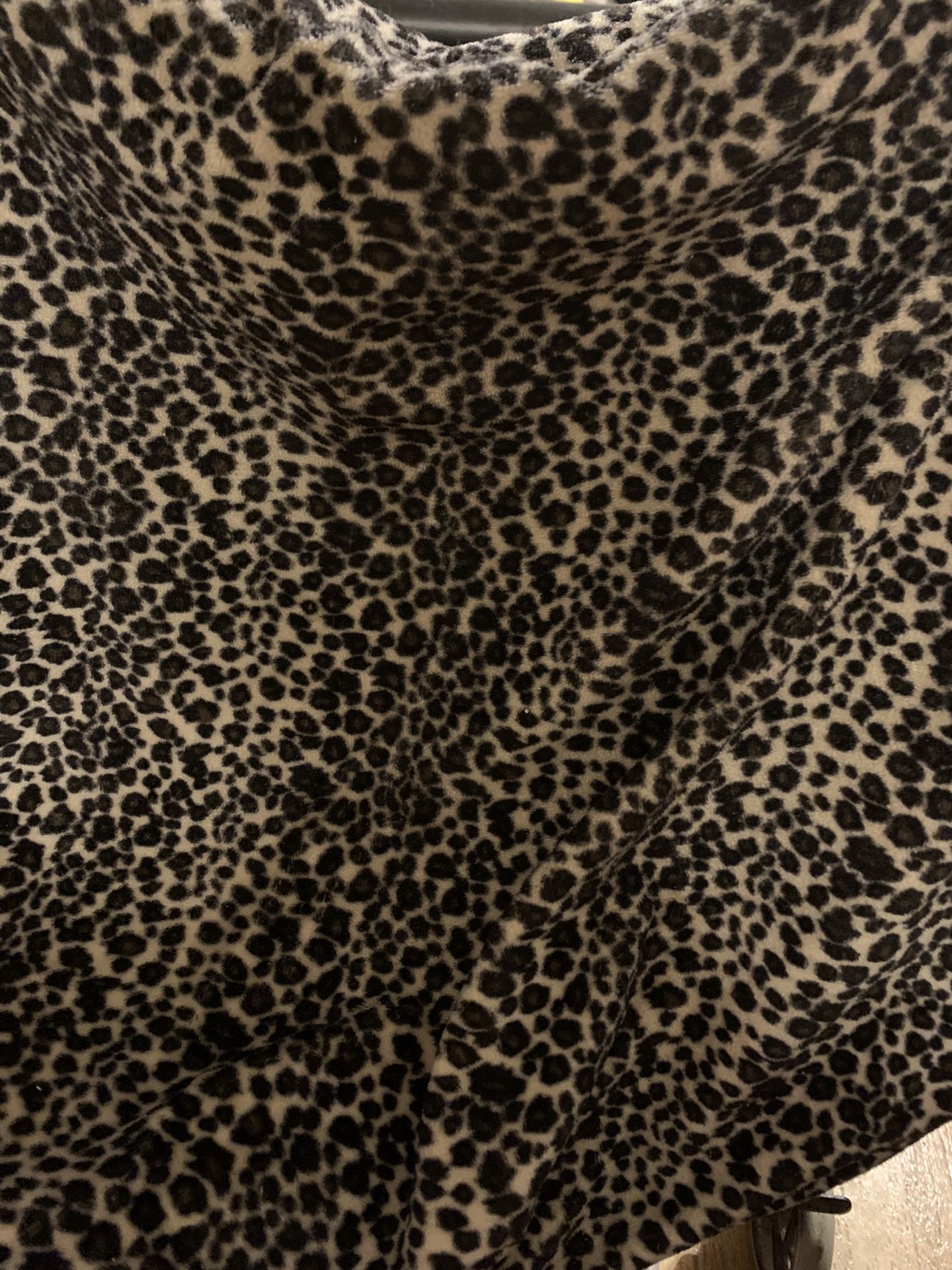 D-6 Dog bed Cover 32"x26" Pooch Planet's. $5