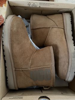 UGG Classic Mini Boot