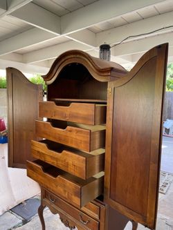 Mueble de madera fina