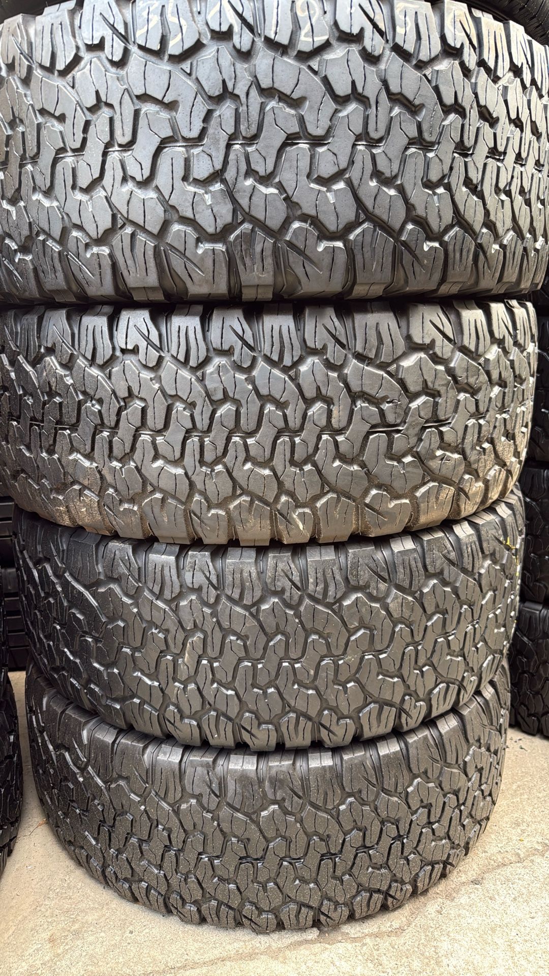 SET BFGOODRICH ALL-TERRAIN KO2 (4) 35 X 12.50R18 Lt 